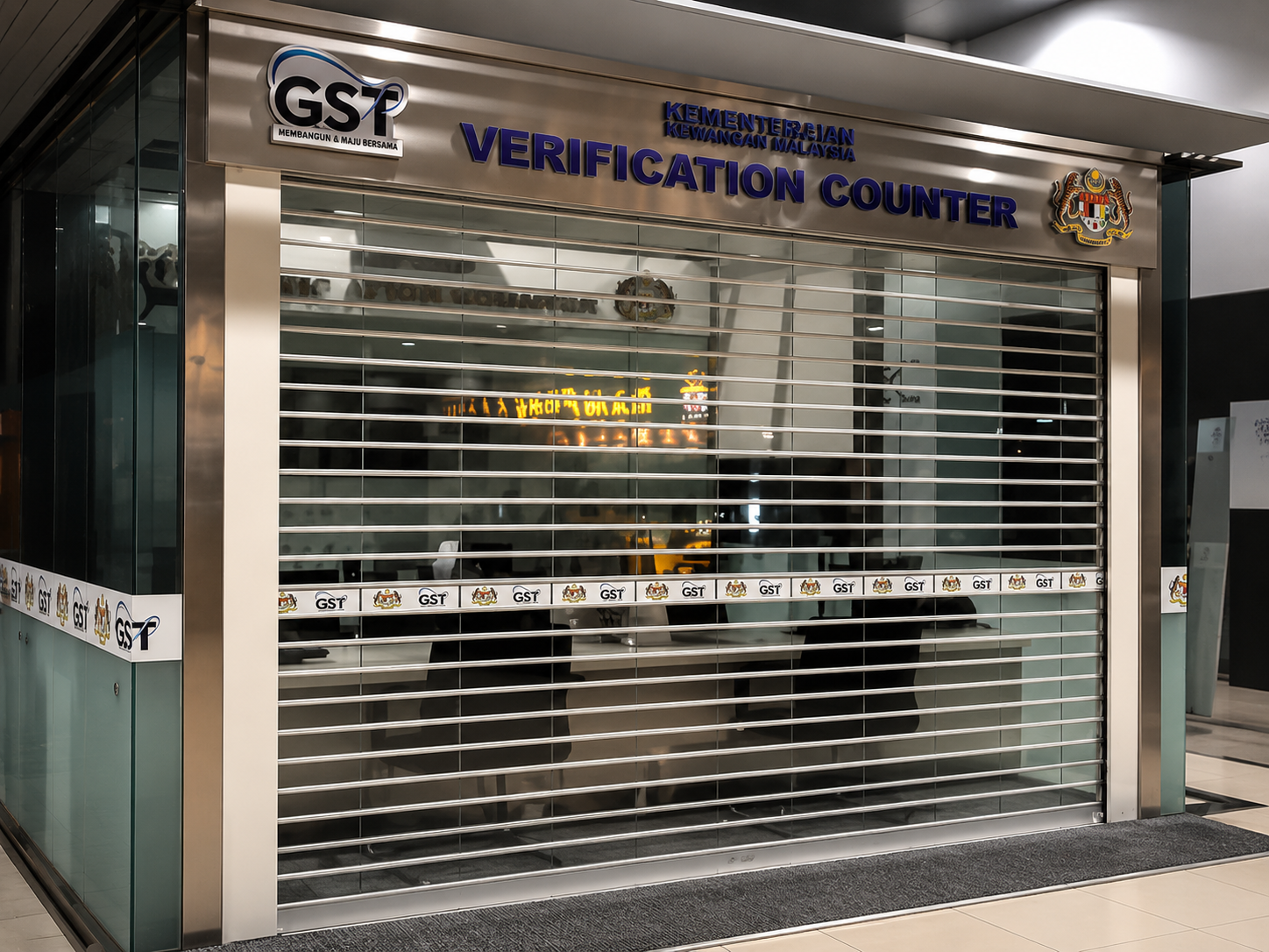 Polycarbonate shutter slat profile and surface finish — corrosion-resistant detail